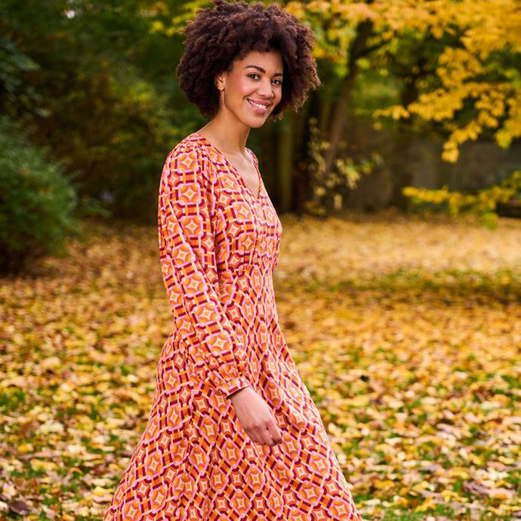 Frau mit Kleid von Tranquillo